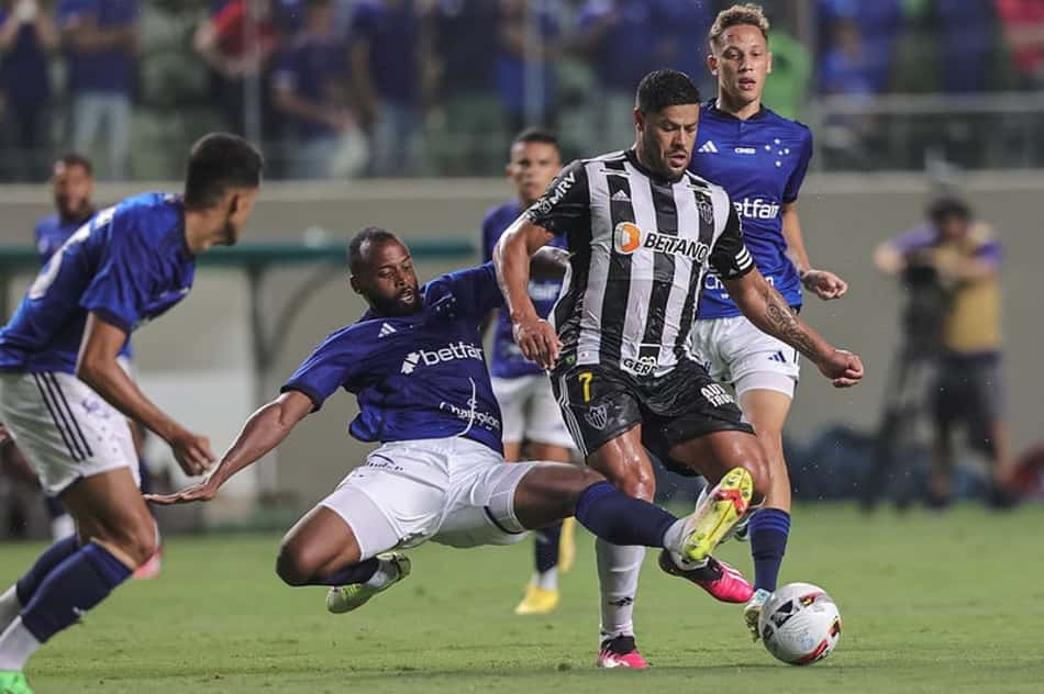 Cruzeiro sai na frente, mas Atlético-MG arranca empate e complica rival no Campeonato Mineiro