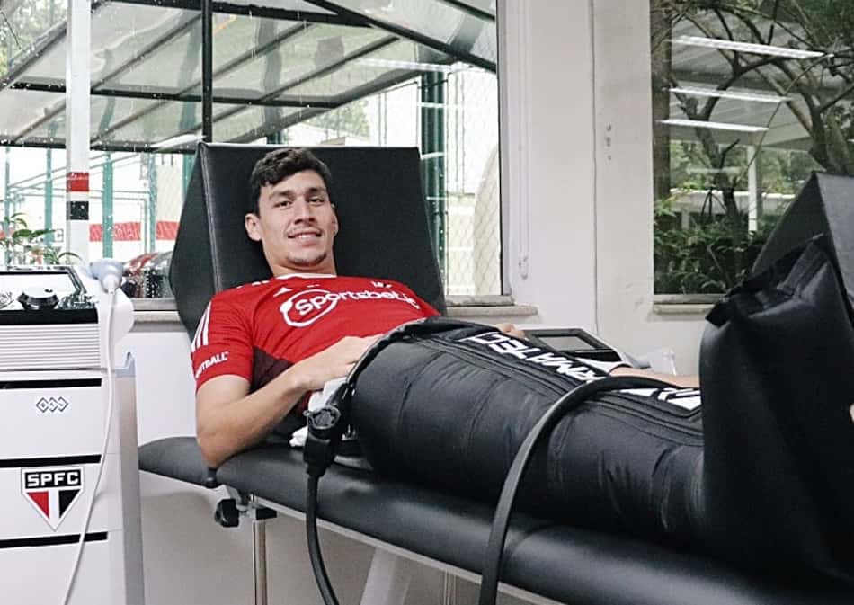 Ferraresi fala sobre recuperação de lesão no São Paulo e destaca: 'Quero me preparar dentro do clube para ajudar'