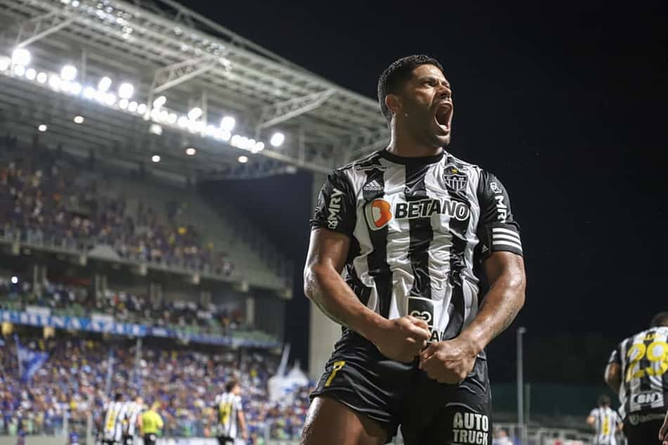 Recuperado da Covid-19, atacante Hulk volta aos treinos no Atlético-MG