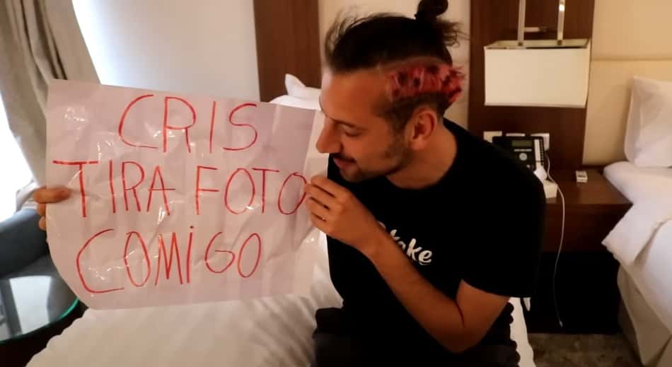 Cartolouco viaja até a Arábia Saudita para tentar tirar uma foto com Cristiano Ronaldo