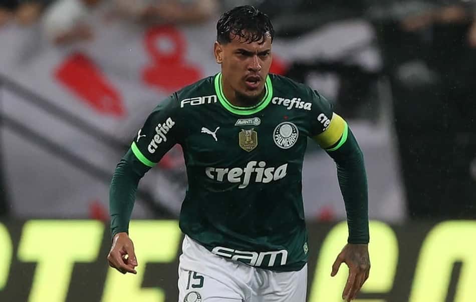 Gustavo Gómez cava mais um espaço na história do Palmeiras, após o Dérbi