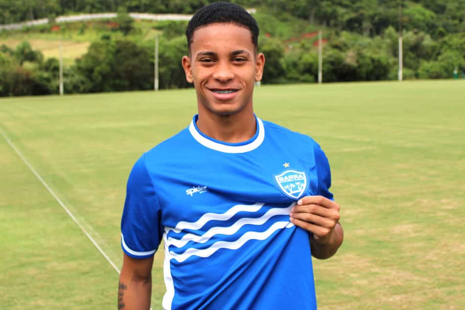 Meia ex-Fluminense é negociado em definitivo com time catarinense