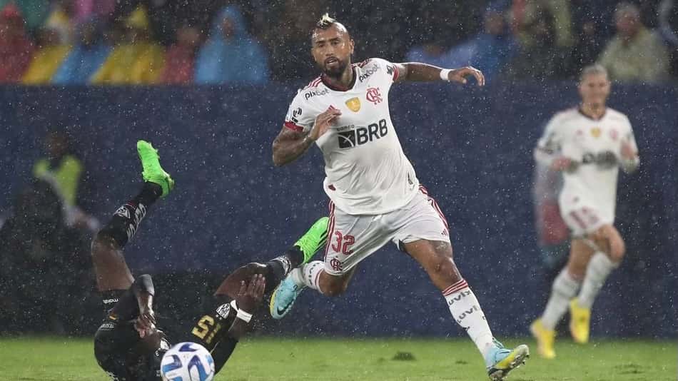 Vidal valoriza bom momento no Flamengo e vê altitude como diferencial em derrota: 'Sentimos'