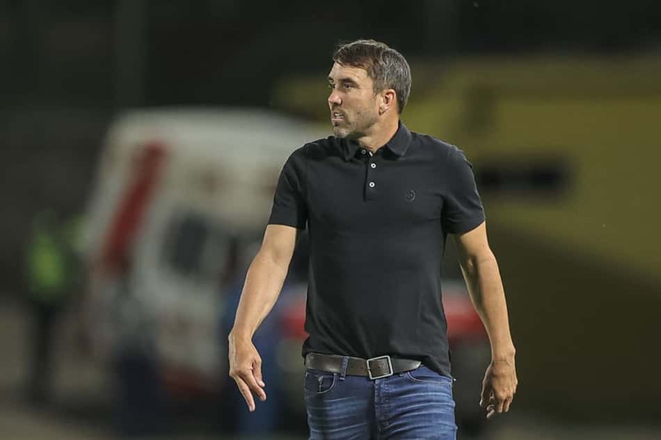 Coudet e Atlético-MG entram em acordo após atrito, e técnico segue no clube