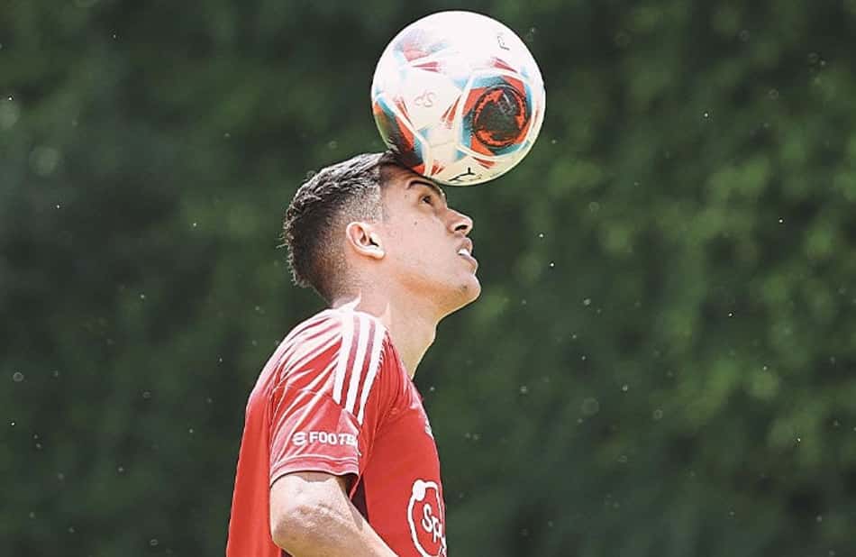 São Paulo tem retorno de dois contundidos, e lateral volta a correr no gramado após fazer cirurgia