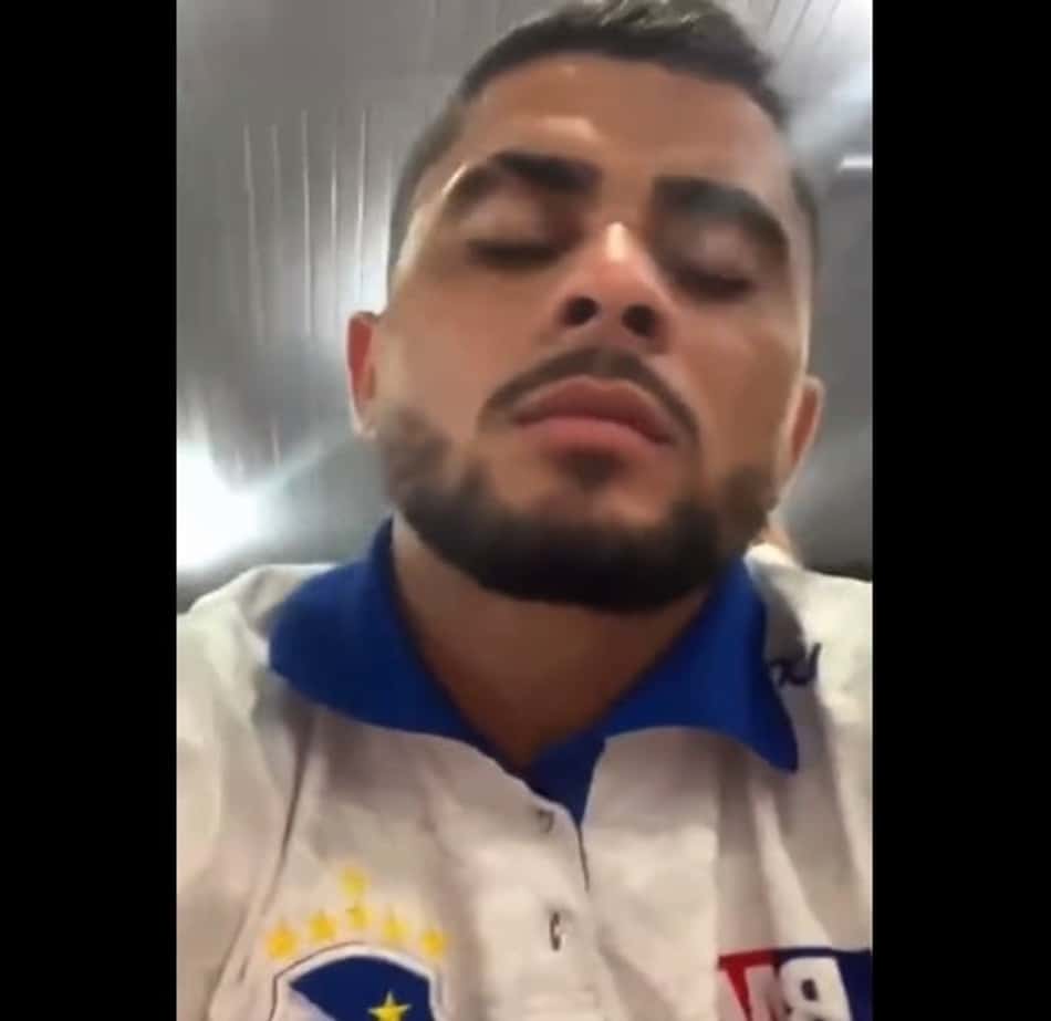 Jogador do São Raimundo provoca Deyverson após eliminação precoce na Copa do Brasil: 'Se f****'