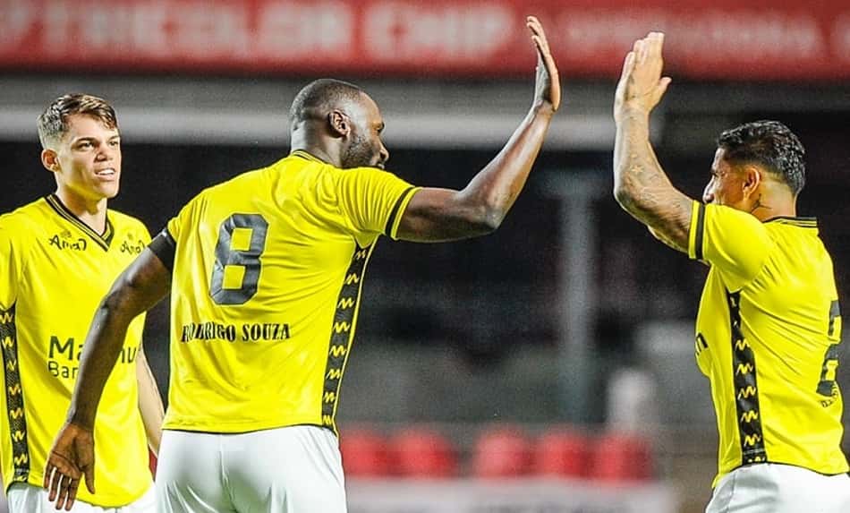 Capitão do São Bernardo revela amizade com Rony e projeta duelo com o Palmeiras: 'Tudo pode acontecer'