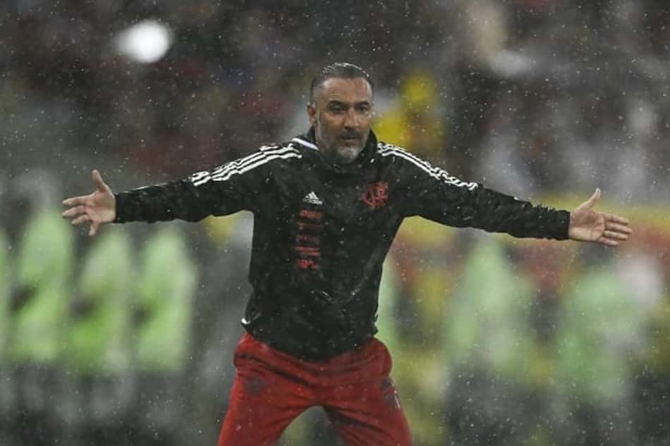 'Fizemos um bom jogo', diz Vítor Pereira após derrota do Flamengo na Libertadores