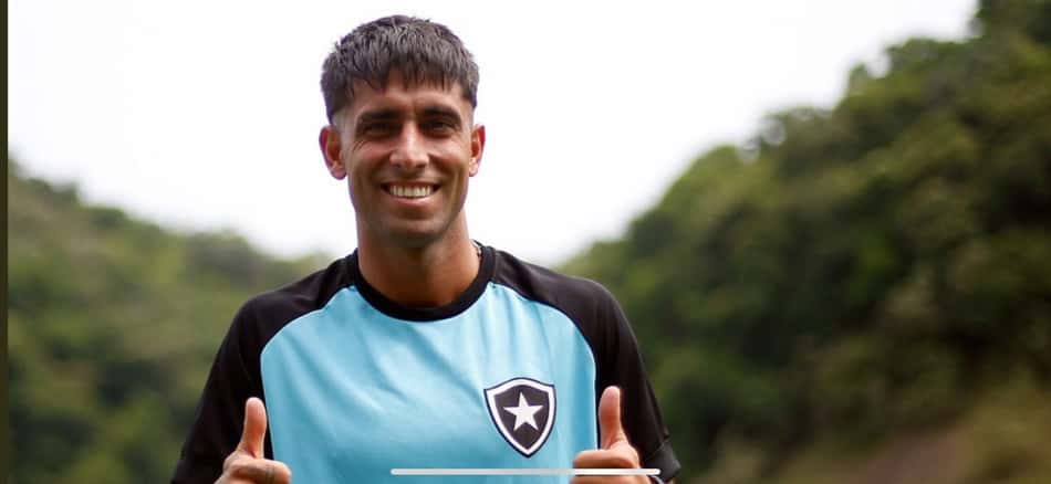 Botafogo anuncia contratação do lateral-direito Leonel Di Plácido