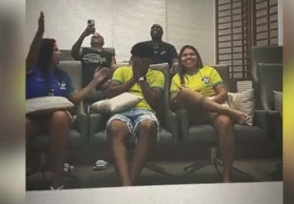 VÍDEO: Andrey Santos, do Vasco, vai às lagrimas com convocação para a Seleção Brasileira