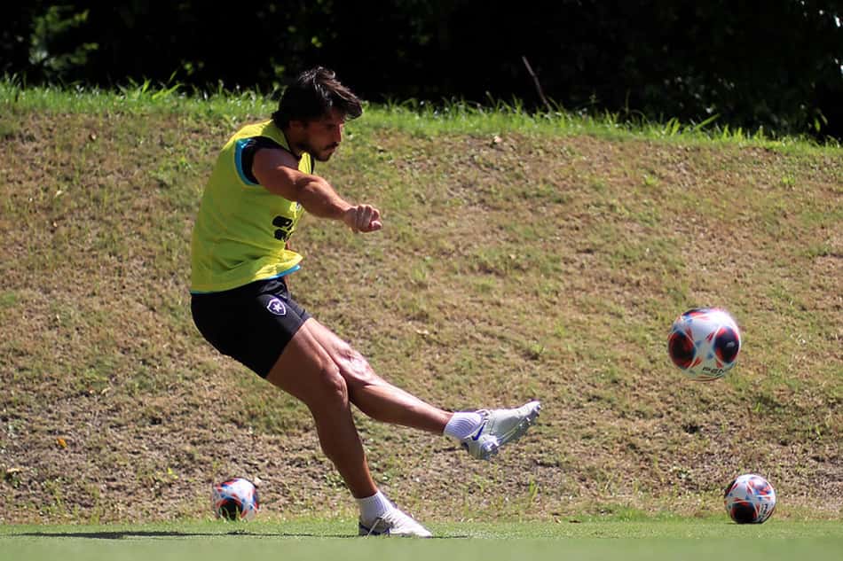 Pressionado e desfalcado, Botafogo enfrenta um Resende abalado pela seca de vitórias