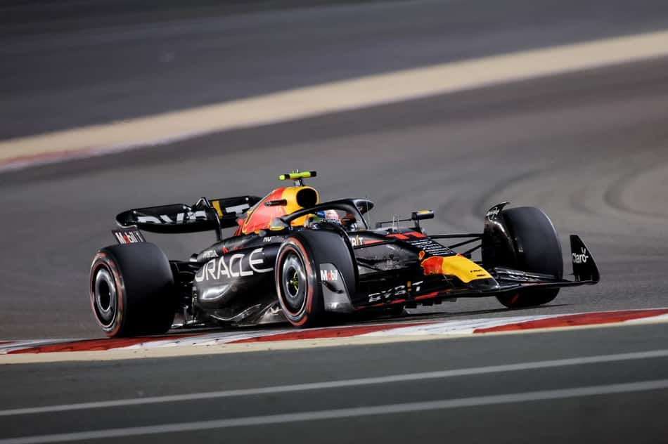 Chefe da Red Bull cobra Sergio Pérez e avalia adversários mais difíceis na F1 2023