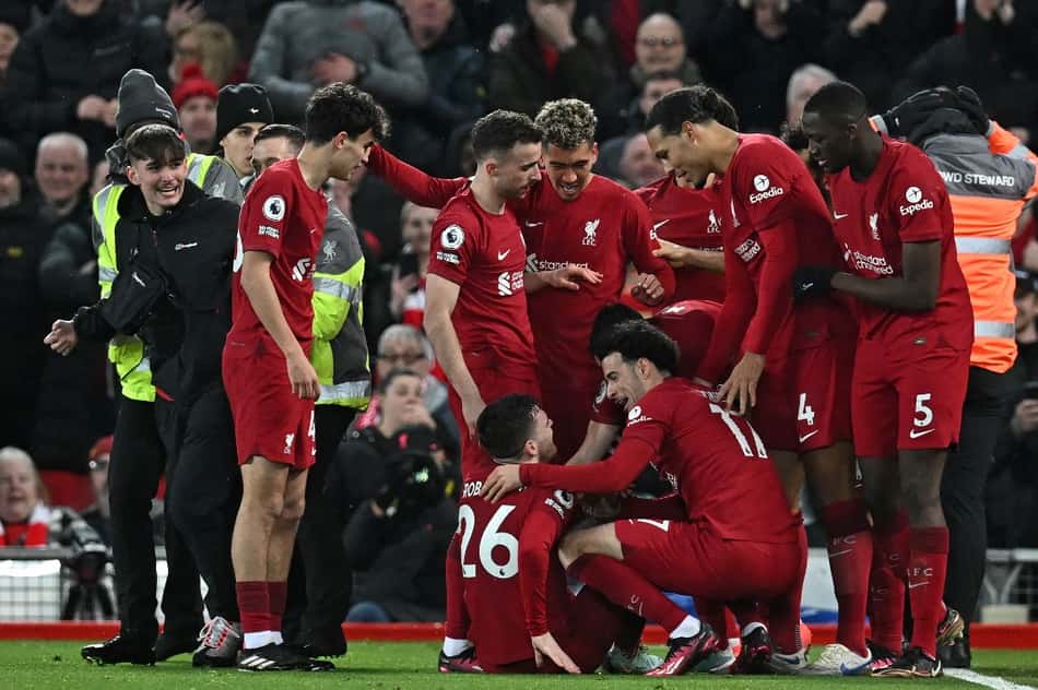 Liverpool x Manchester United - Invasor