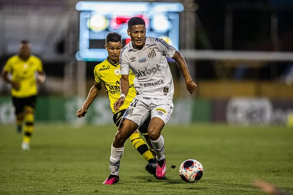 Caso Ângelo: proposta do Nottingham Forest recusada pelo Santos era semelhante à do Flamengo; entenda