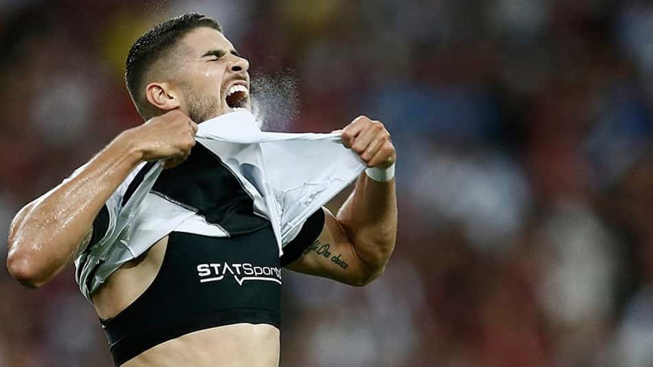 Pedro Raul deve cobrar pênalti no Vasco? Confira o histórico do atacante na carreira