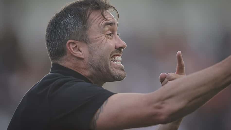 Coudet lamenta derrota do Atlético-MG, mas critica: 'Perdemos por um pênalti que não foi'