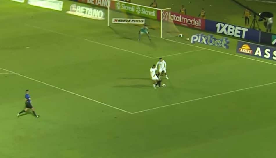 Fluminense x Volta Redonda - suposto pênalti