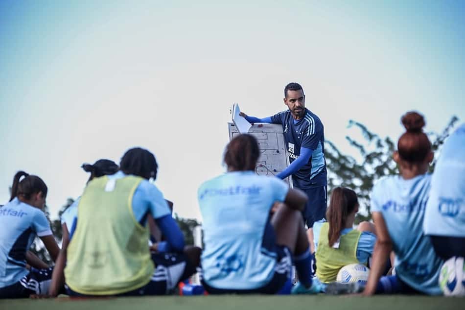 O treinador da Raposa está satisfeito com a melhora da equipe neste início de competição