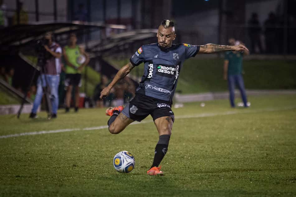 Ex-Botafogo, lateral destaca boa fase do ABC e revela estratégia para eliminar o Vasco na Copa do Brasil