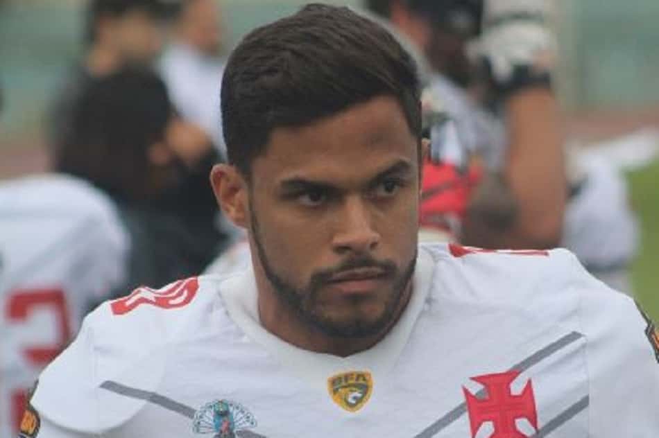 Após perder grandes destaques, Vasco Almirantes anuncia running back Léo Moura