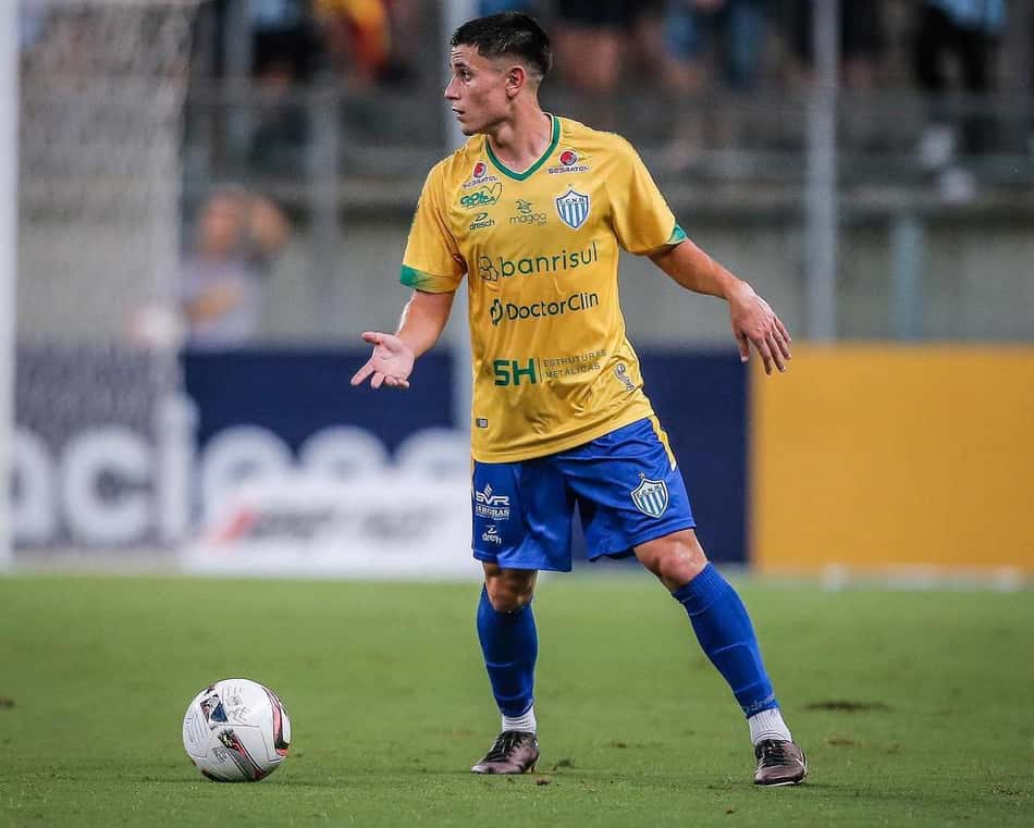 Corinthians contrata lateral-esquerdo de time gaúcho para reforçar o Sub-20