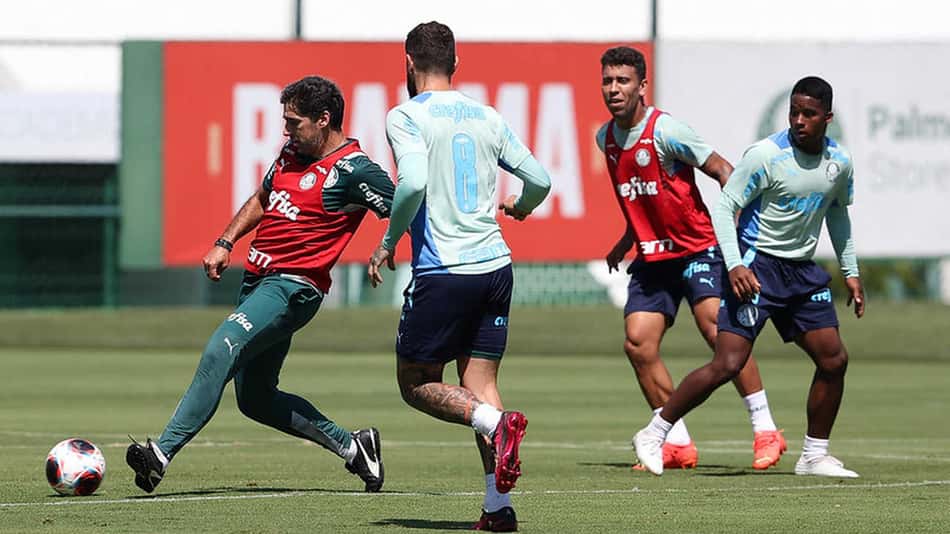 Com dúvida no ataque, Abel 'participa' de rachão, e Palmeiras fecha preparação para encarar o Ituano
