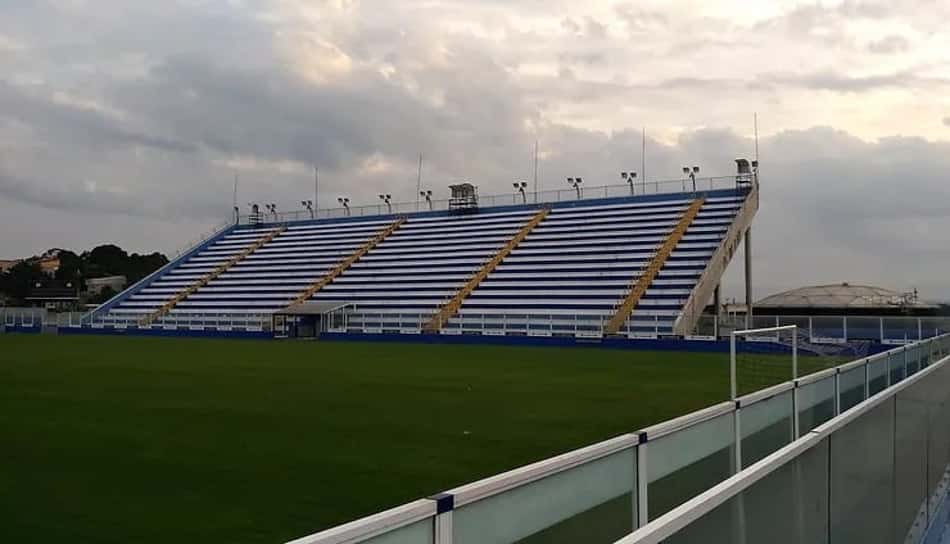 Vendas de atletas 'dá luz' para o Água Santa deixar de ter problemas com o seu estádio
