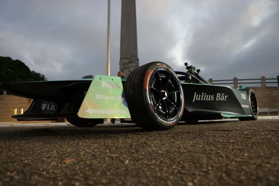 Carro da Fórmula E acelera pela primeira vez no Brasil na abertura da corrida de rua Olga Kos