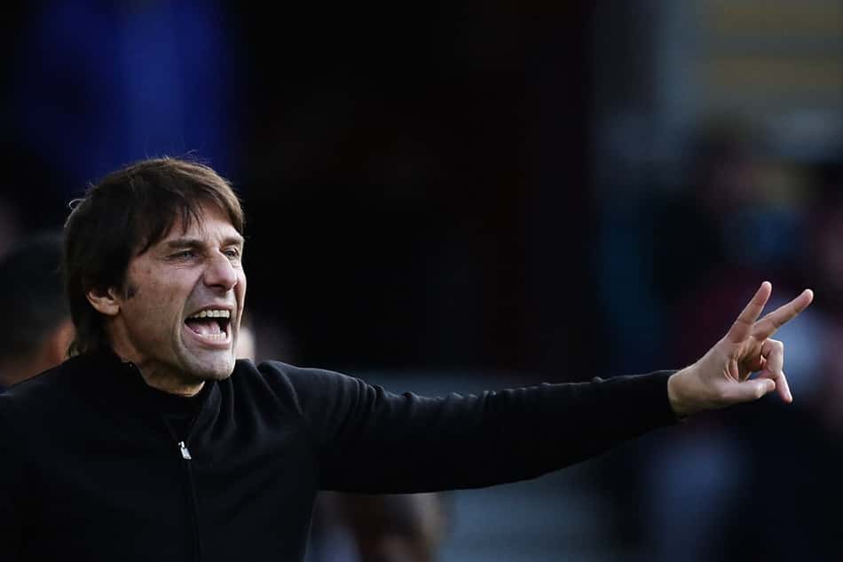Pedido de Conte, Napoli anuncia atacante de dois metros de altura