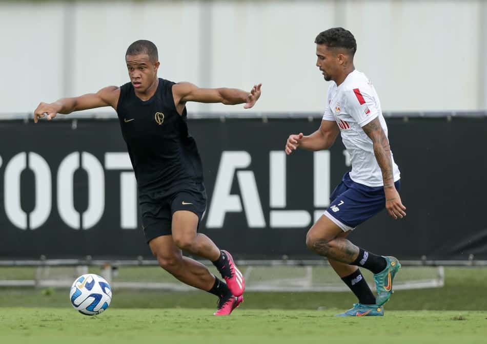 Joia da base muda a partida, e Corinthians goleia o RB Bragantino II em jogo-treino