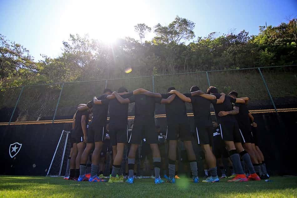 Com um a mais desde o início, Botafogo perde para o Bangu no Carioca Sub-20
