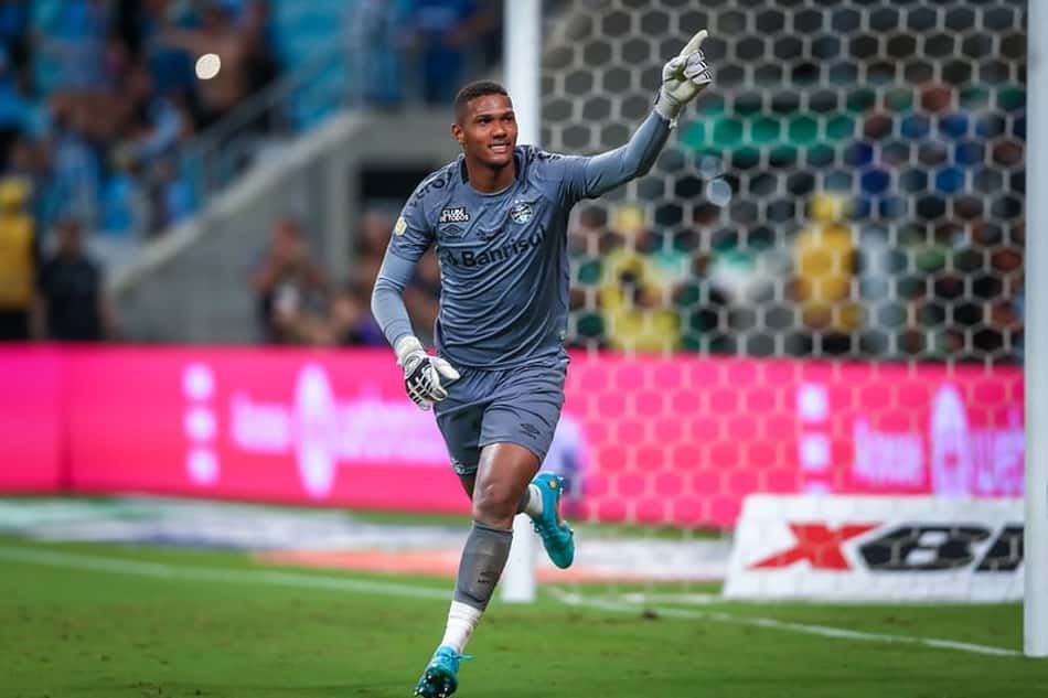 Sem Adriel, Grêmio define relacionados para encarar Cuiabá; veja a lista