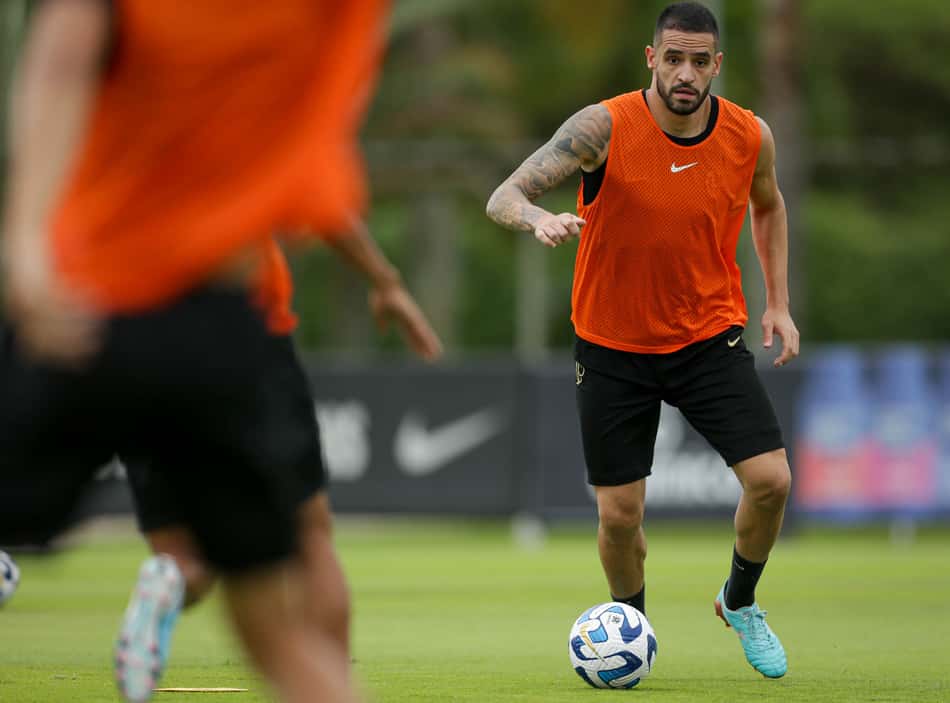 De olho na Libertadores, Corinthians retorna da folga sem atacante titular