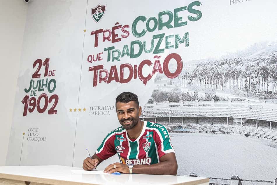 Thiago Santos abre o jogo sobre chegada ao Fluminense e brinca: 'Sei que não sou craque'
