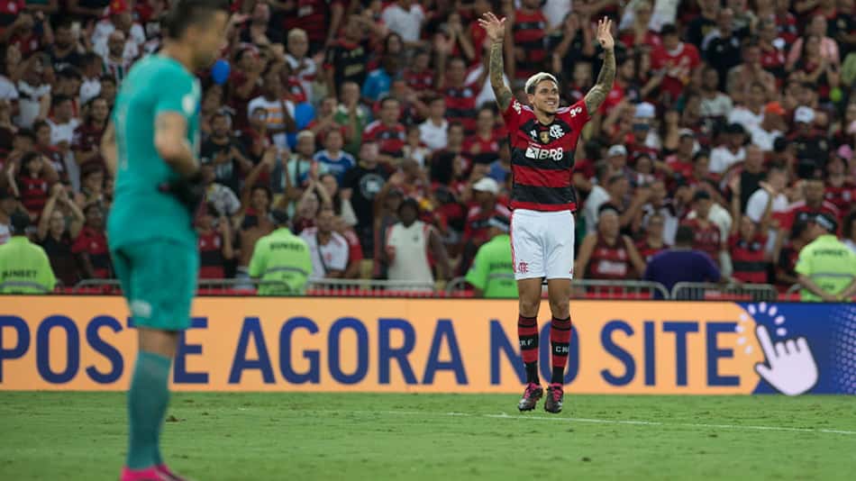 Quer um 9 bolado? Pedro é exaltado na web em noite de 'Lei do Ex' contra o Fluminense; veja as reações