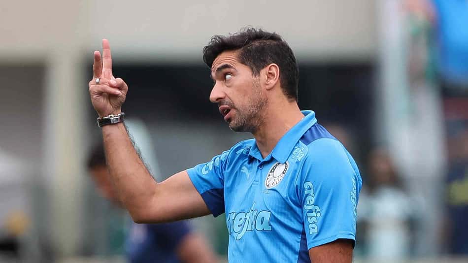 Abel questiona critério do juiz em derrota do Palmeiras na Libertadores: 'Não contava com uma arbitragem tão má'