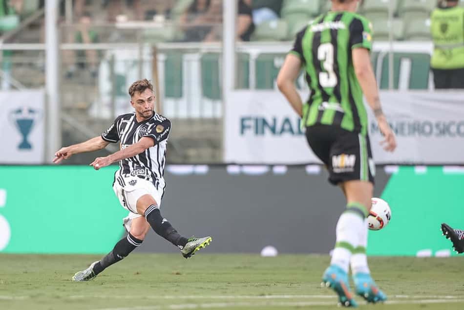Hyoran sofre lesão muscular e vira baixa do Atlético-MG em semana decisiva