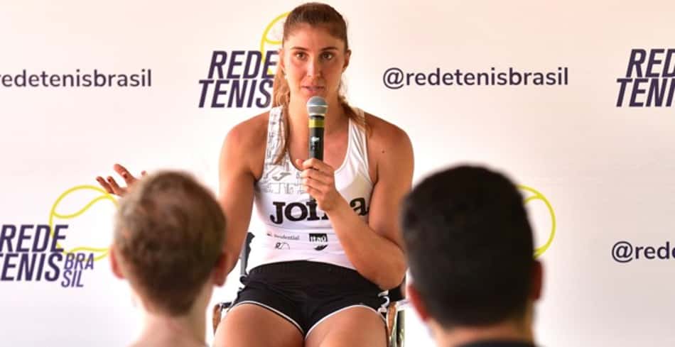 Bia Maia em coletiva em São Paulo