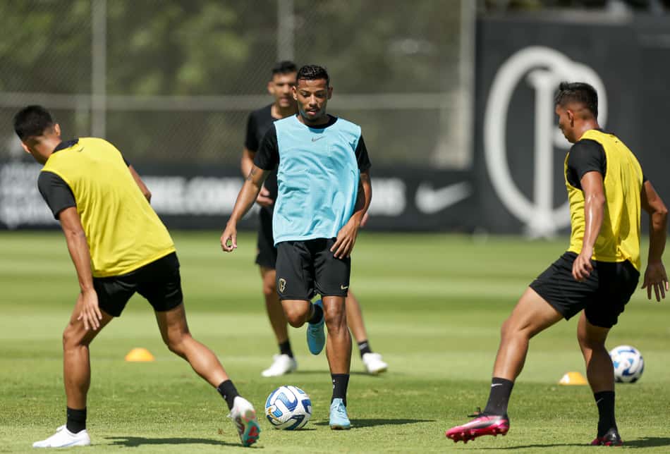 Há 1000 dias sem entrar em campo, atleta da base do Corinthians volta a ser relacionado e comemora: 'Chegou a hora'