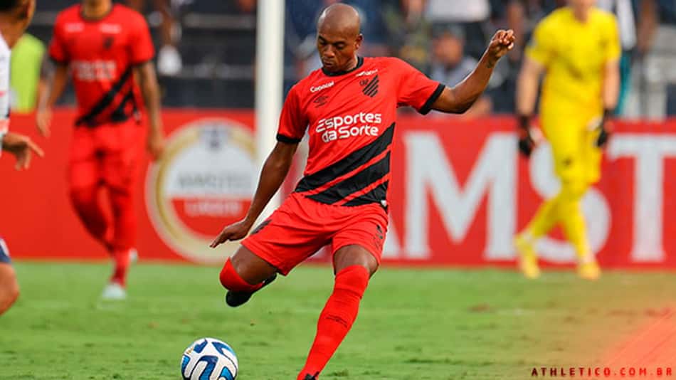 VÍDEO: Fernandinho, do Athletico, vê saldo positivo após estreia na Libertadores com empate