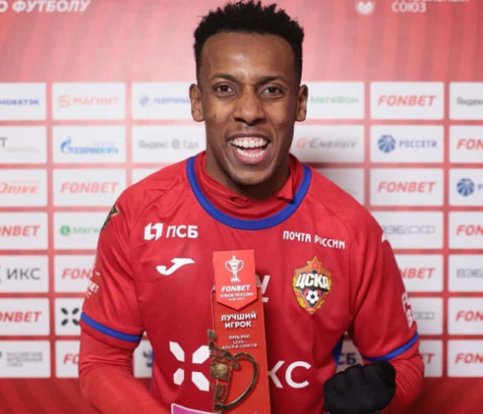 Com Moisés de zagueiro e melhor em campo, CSKA vence e avança para final da Copa da Rússia