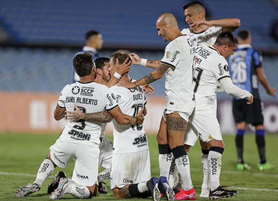 Segundo tempo do Corinthians contra o Liverpool não pode maquiar problemas para a sequência da temporada