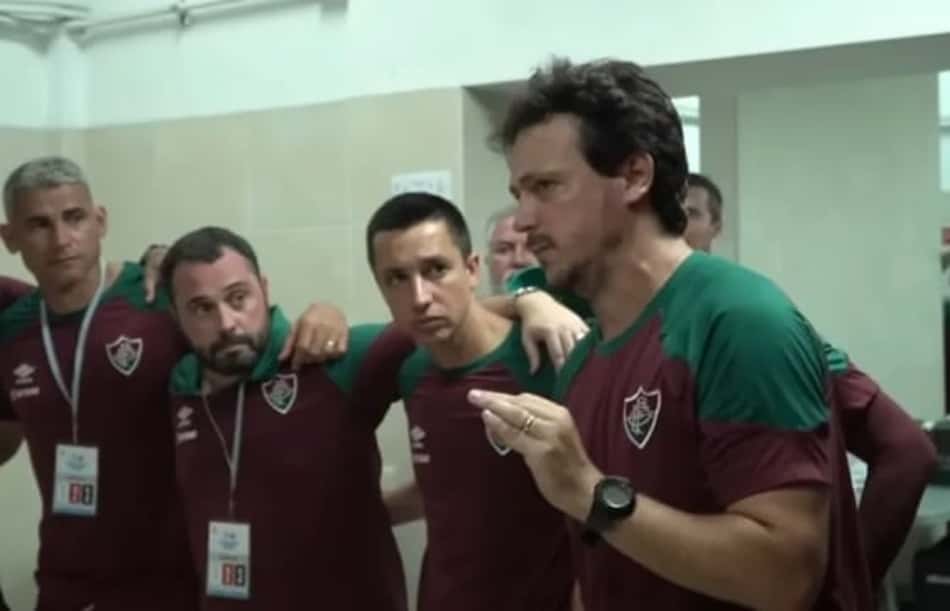 Bastidores da vitória do Fluminense na Libertadores mostram bronca de Diniz e alerta para Carioca: 'Pensa no título'