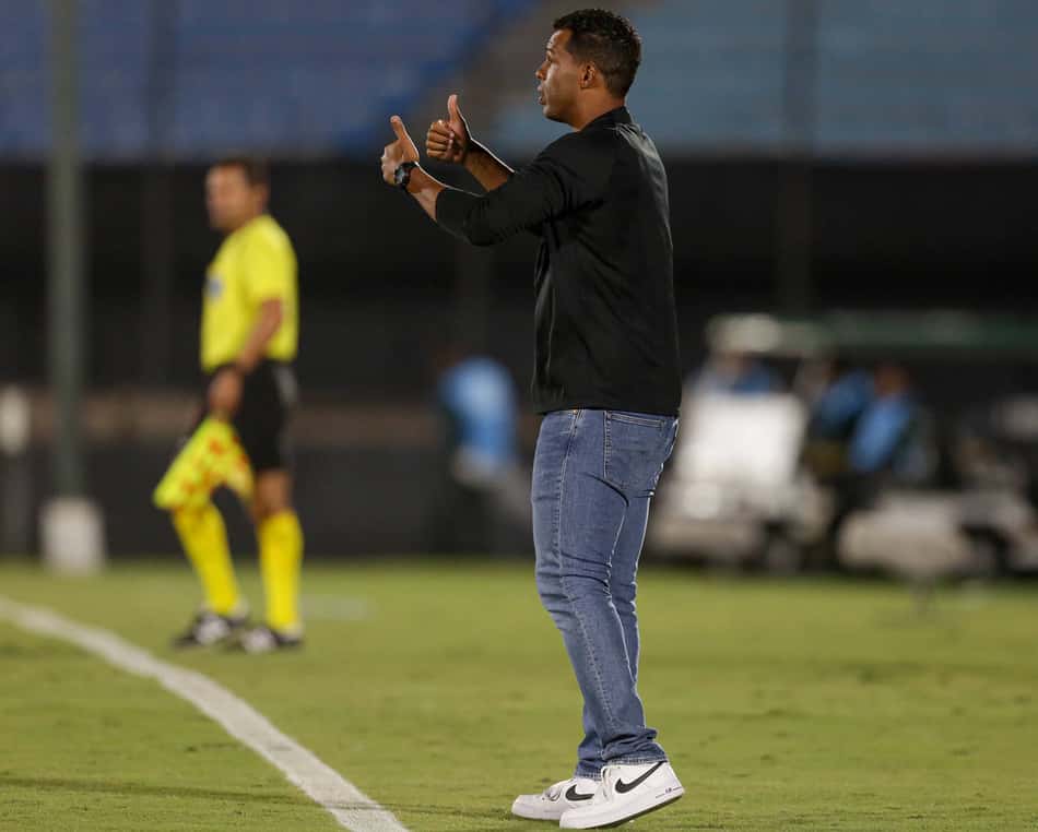Discurso de Fernando Lázaro antes de vitória do Corinthians pela Libertadores lembra os de Tite