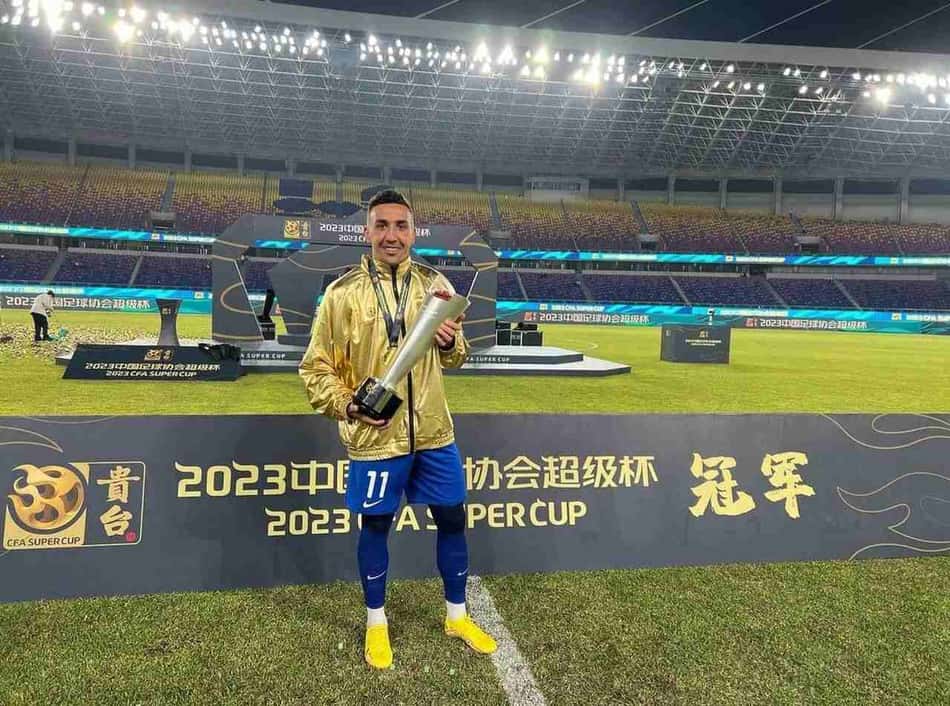 Wuhan Three Towns conquista Supercopa da China e Davidson levanta mais um troféu