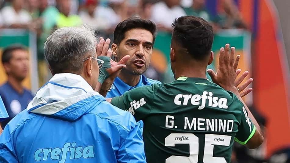 Abel fala de 'cutucada' no elenco do Palmeiras e revela conversa com Menino: 'Ele se empolga'