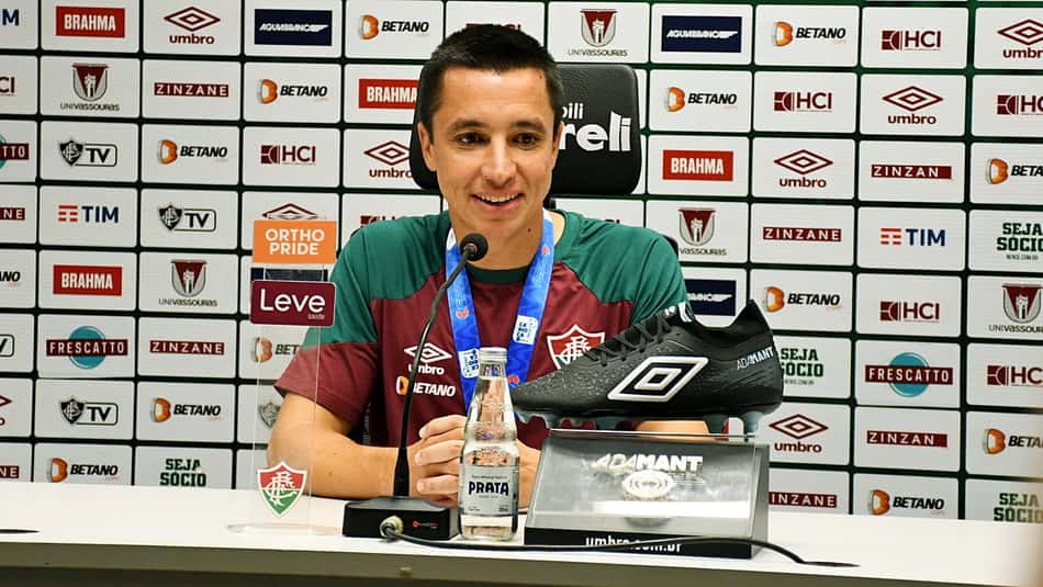 Auxiliar de Diniz vê boa atuação do Fluminense contra o Corinthians e analisa momento ruim: 'Temos que ter frieza'