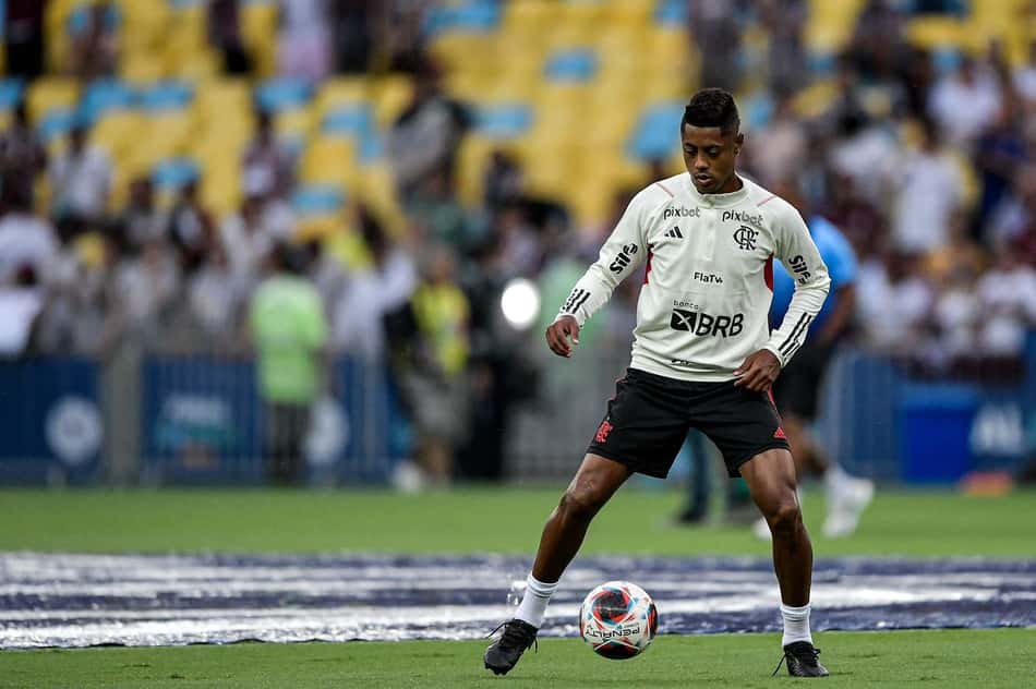 Flamengo confirma ausência de Bruno Henrique contra o Fluminense
