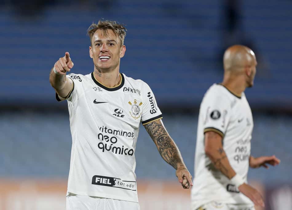 Perto de marca centenária, Róger Guedes quer títulos para virar ídolo no Corinthians