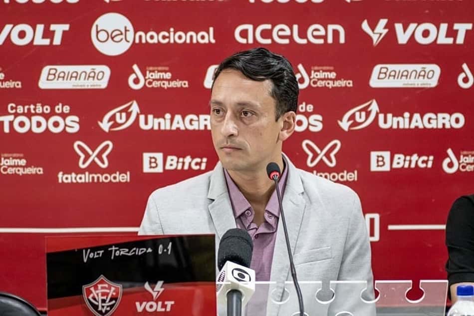 De volta ao Brasil, Ítalo Rodrigues analisa desafios na direção do Vitória